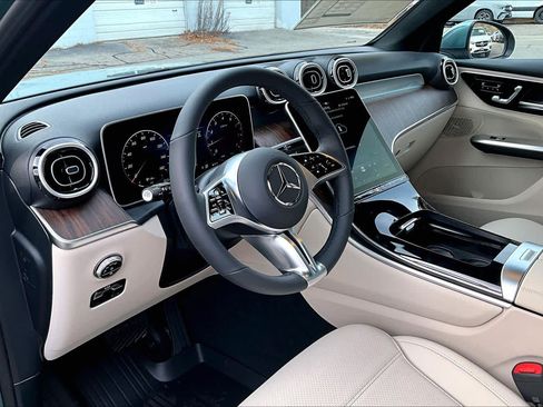 Used 2026 Mercedes-Benz GLC 300 4MATIC image 10