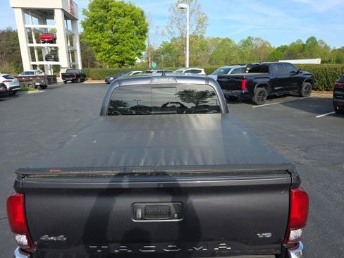 Used 2021 Toyota Tacoma SR5 image 9