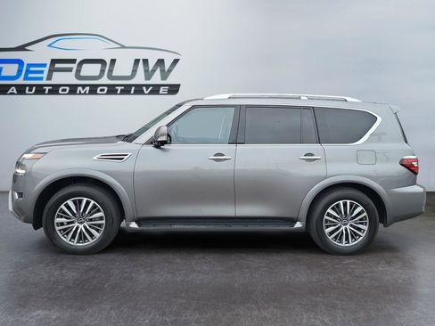 Used 2024 Nissan Armada SL w/ Captain's Chairs Package image 6