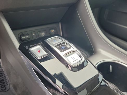 Used 2023 Hyundai Sonata Limited w/ Preferred Accessory Package image 31