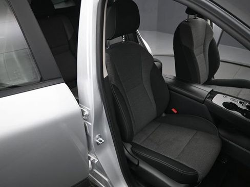 Used 2023 Nissan Rogue SV image 19