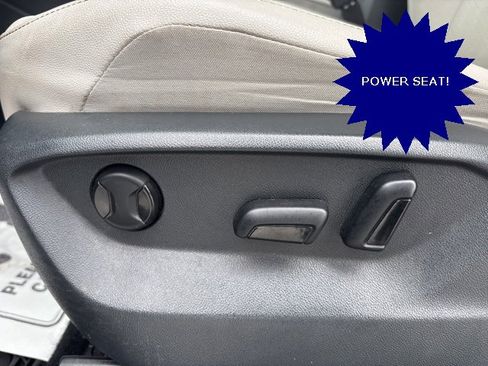 Used 2021 Volkswagen Tiguan SE image 13