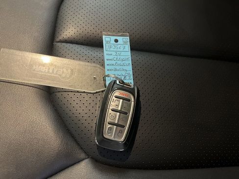 Used 2024 Chrysler Pacifica Touring-L image 76