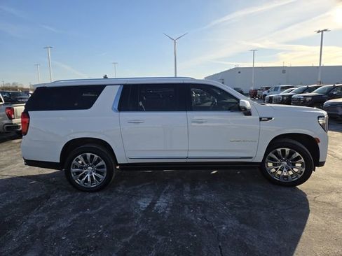 Used 2022 GMC Yukon XL Denali w/ Denali Ultimate Package image 24