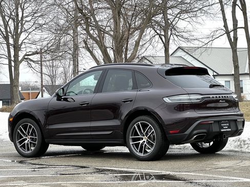 Certified 2025 Porsche Macan image 3