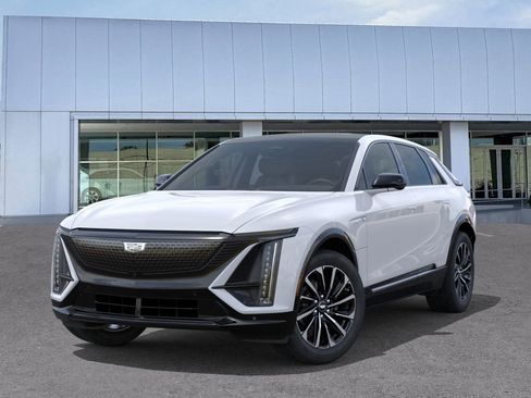 New 2026 Cadillac Lyriq Sport image 7