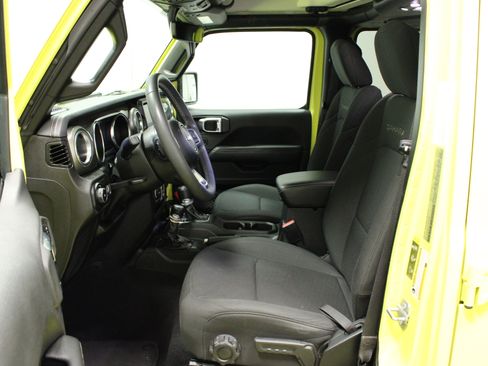 Used 2023 Jeep Wrangler Sahara image 16