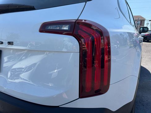 Used 2022 Kia Telluride EX w/ EX Premium Package AWD/4WD image 32