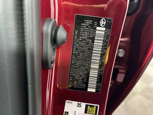 Used 2025 Toyota Corolla LE image 30