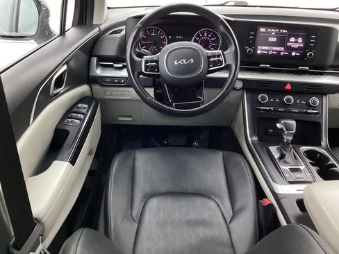 Used 2024 Kia Carnival LX FWD image 31