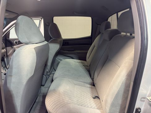 Used 2011 Toyota Tacoma 4x4 Double Cab w/ SR5 Pkg #2 image 27