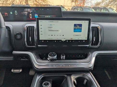 New 2025 Ford Expedition Max Platinum w/ Stealth Appearance Package image 13