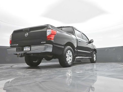 Used 2017 Nissan Titan SV AWD/4WD image 39