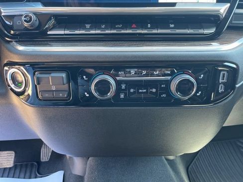 Used 2025 Chevrolet Silverado 2500 LT w/ Convenience Package AWD/4WD image 32