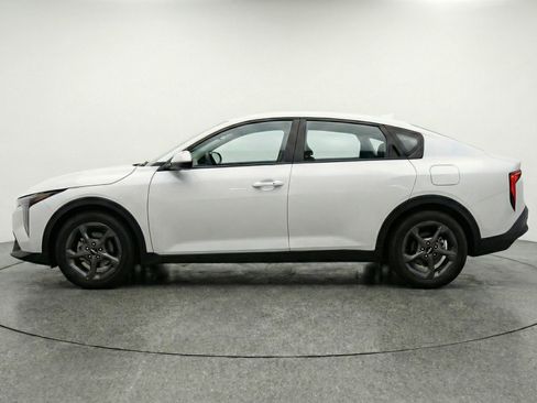 Used 2025 Kia K4 FWD image 5