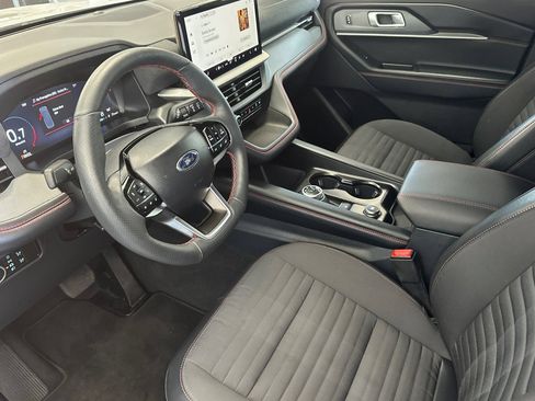 Certified 2026 Ford Explorer ST-Line w/ ST-Line Street Pack AWD/4WD image 13