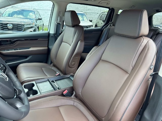 New 2027 Honda Odyssey Touring image 6