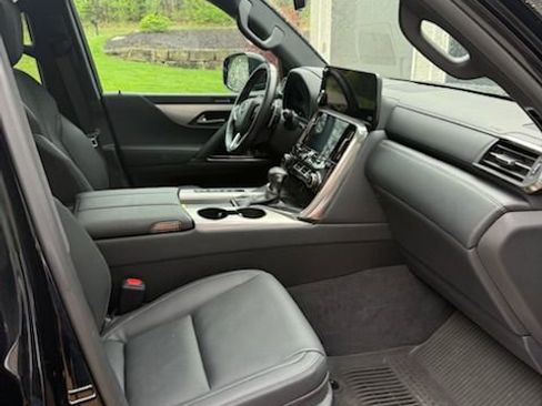 Used 2023 Lexus LX 600 F Sport w/ Accessory Package (Z1) AWD/4WD image 6