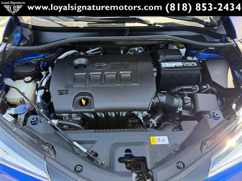 Used 2018 Toyota C-HR XLE FWD image 29