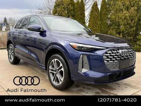 Used 2025 Audi Q5 Premium w/ Convenience Package AWD/4WD image 1