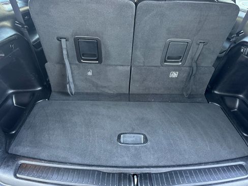 Used 2024 Jeep Grand Cherokee L Limited w/ Luxury Tech Group II image 16