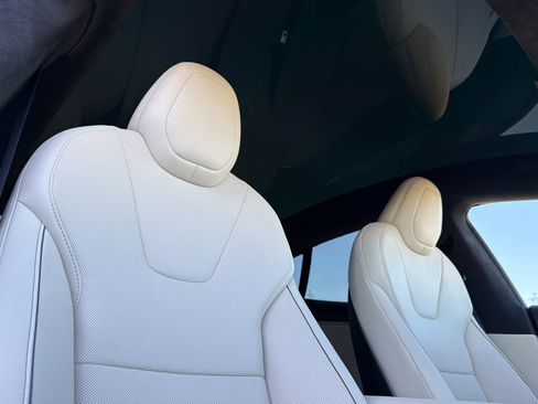 Used 2021 Tesla Model S Plaid image 15