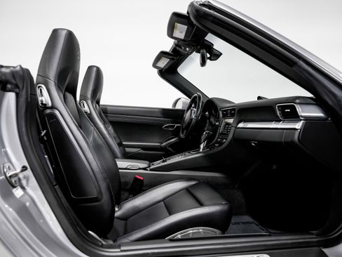 Used 2013 Porsche 911 Carrera 4S image 27