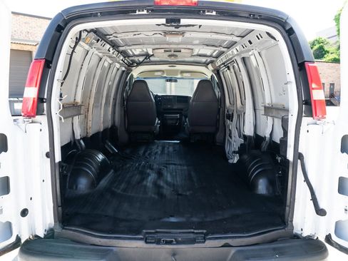 Used 2007 Chevrolet Express 1500 RWD image 8
