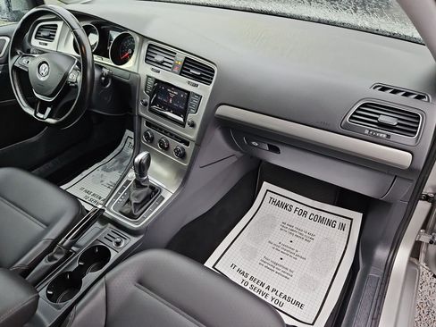 Used 2015 Volkswagen Golf TDI S image 30