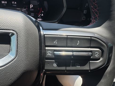 Used 2025 GMC Canyon AT4 w/ AT4X Package image 16