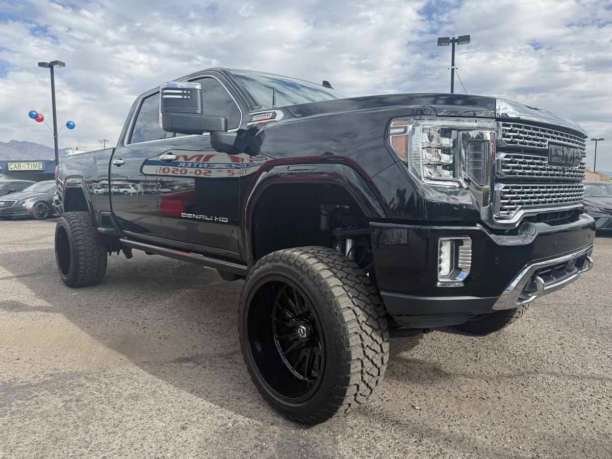Used 2021 GMC Sierra 2500 Denali w/ Denali Ultimate Package AWD/4WD image 3