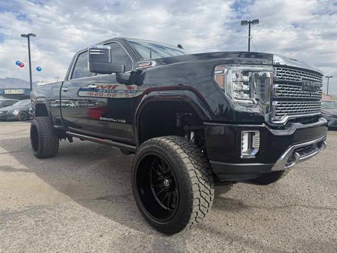 Used 2021 GMC Sierra 2500 Denali w/ Denali Ultimate Package AWD/4WD image 3
