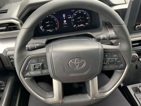Certified 2025 Toyota Tacoma TRD Off-Road AWD/4WD image 19