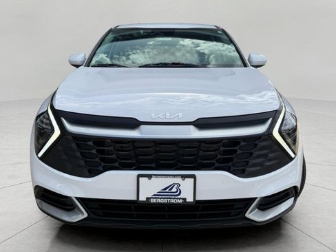 Certified 2025 Kia Sportage LX image 3