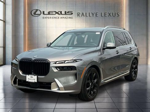Used 2024 BMW X7 xDrive40i AWD/4WD image 3