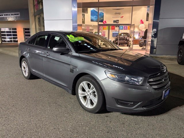 Used 2014 Ford Taurus SEL w/ Equipment Group 201A FWD image 2