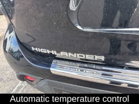 Used 2023 Toyota Highlander L FWD image 10