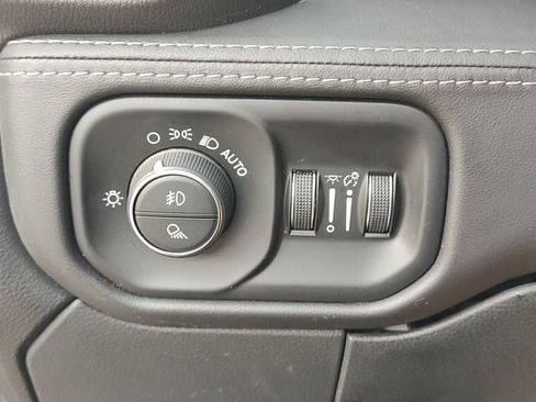 Used 2022 RAM 2500 Limited AWD/4WD image 24