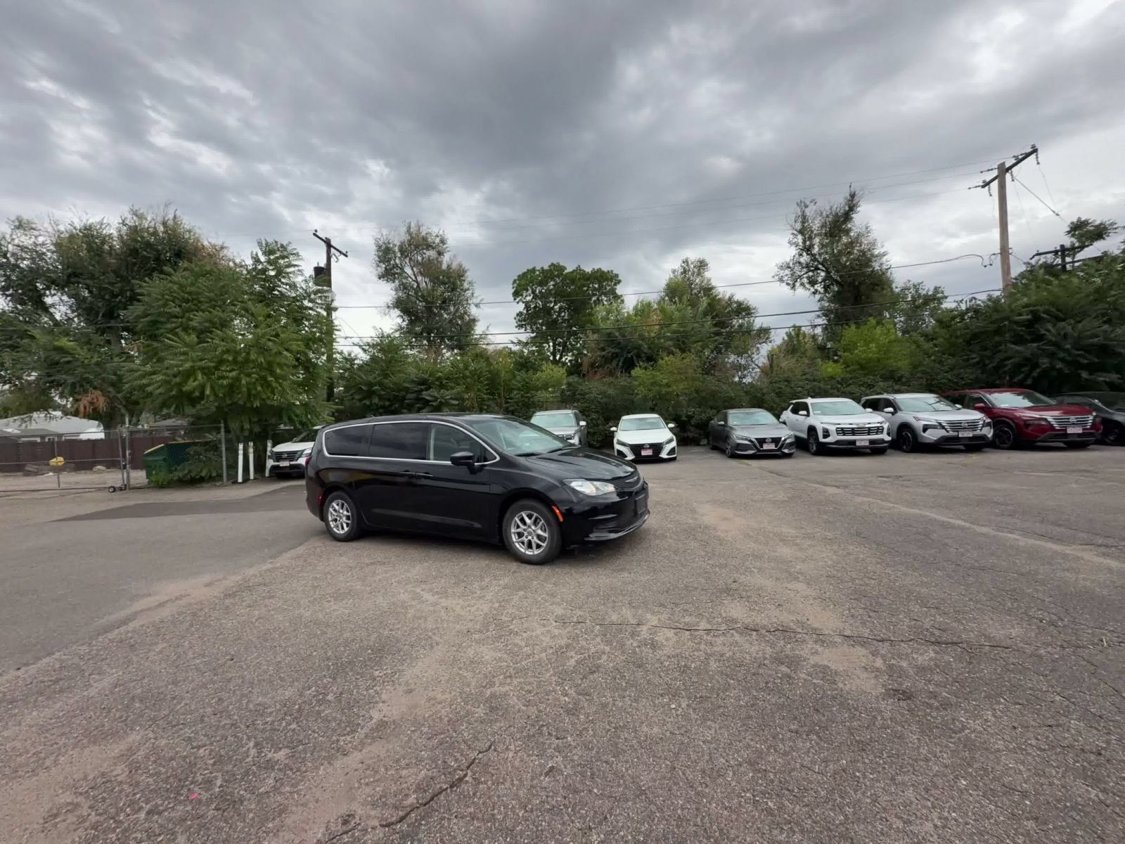 Used 2023 Chrysler Voyager LX FWD image 2