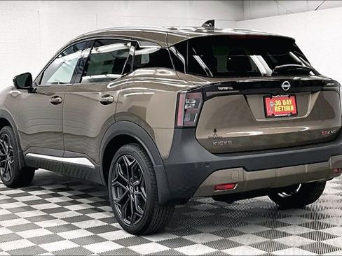 New 2026 Nissan Kicks SR w/ SR Premium Package AWD/4WD image 4