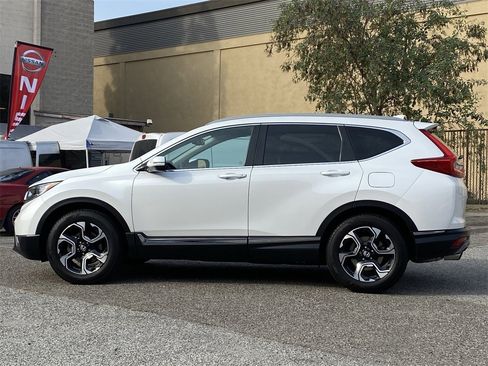 Used 2019 Honda CR-V Touring image 3