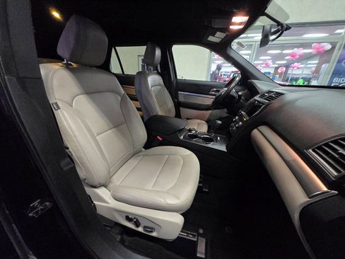 Used 2018 Ford Explorer XLT w/ Equipment Group 202A image 27