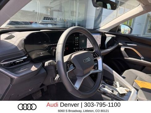 Used 2025 Audi Q5 Premium w/ Convenience Package image 8