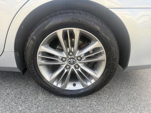 Used 2017 Toyota Camry SE FWD image 11