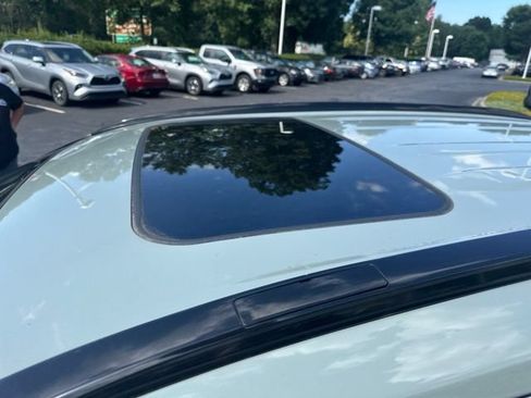 Used 2019 Toyota RAV4 XLE FWD image 11