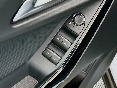 New 2026 Chevrolet Equinox RS w/ Convenience Package III FWD image 20