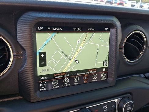 Used 2023 Jeep Gladiator Overland image 16