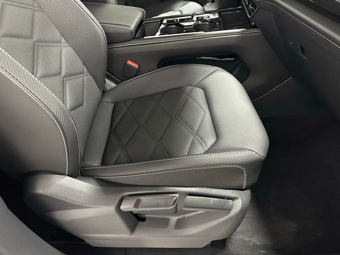 Used 2025 Volkswagen Atlas Cross Sport SE image 62