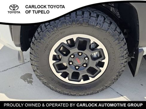 Used 2025 Toyota 4Runner TRD Off-Road Premium AWD/4WD image 37