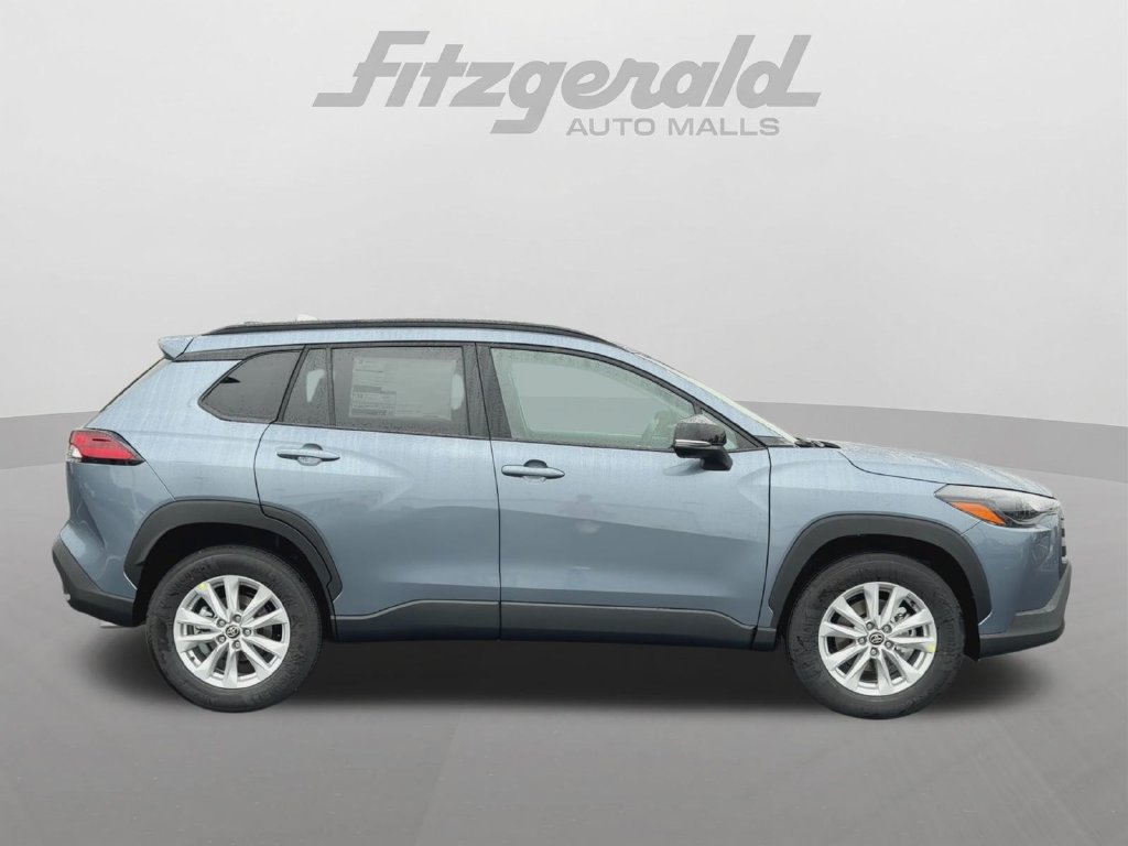 New 2026 Toyota Corolla Cross LE w/ Moonroof Package AWD/4WD image 9